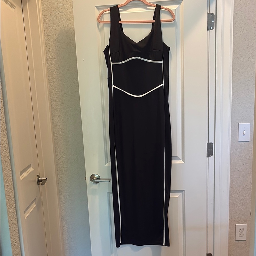 Viral Black and White Women's Dress